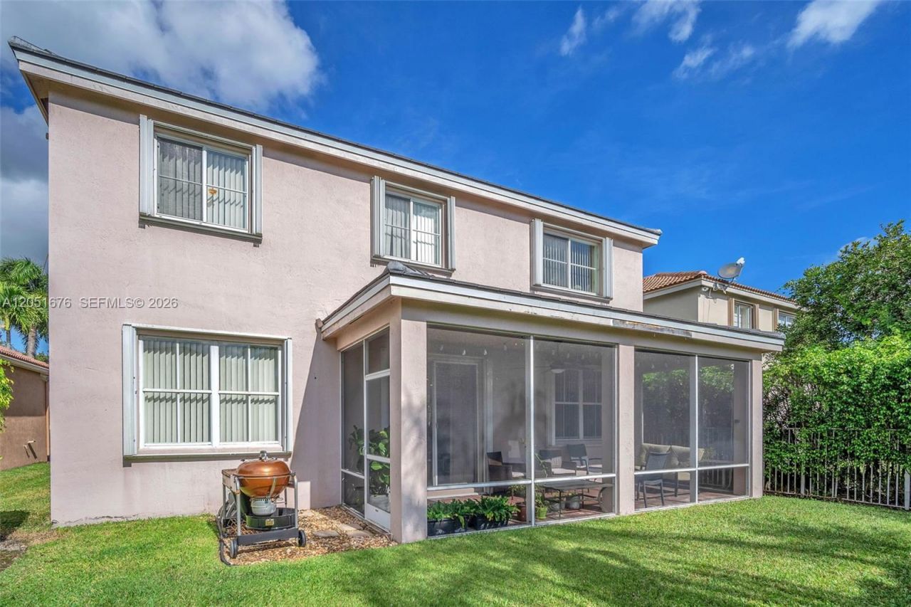 1058 Tupelo Way , Weston, FL 33327 Photo