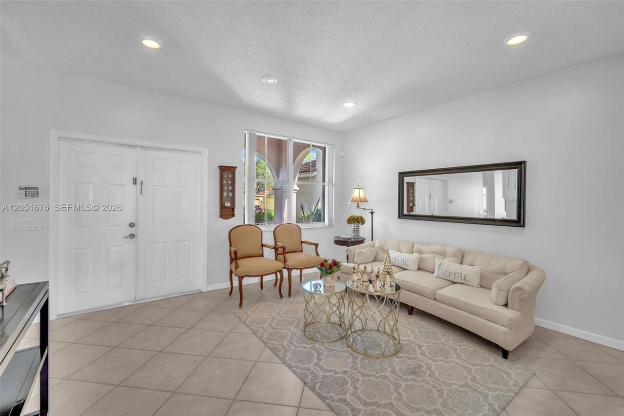 1058 Tupelo Way , Weston, FL 33327 Photo