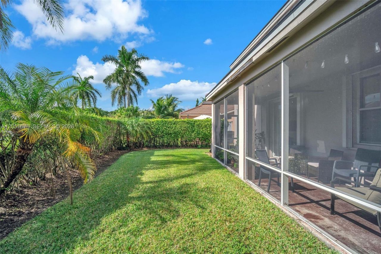 1058 Tupelo Way , Weston, FL 33327 Photo