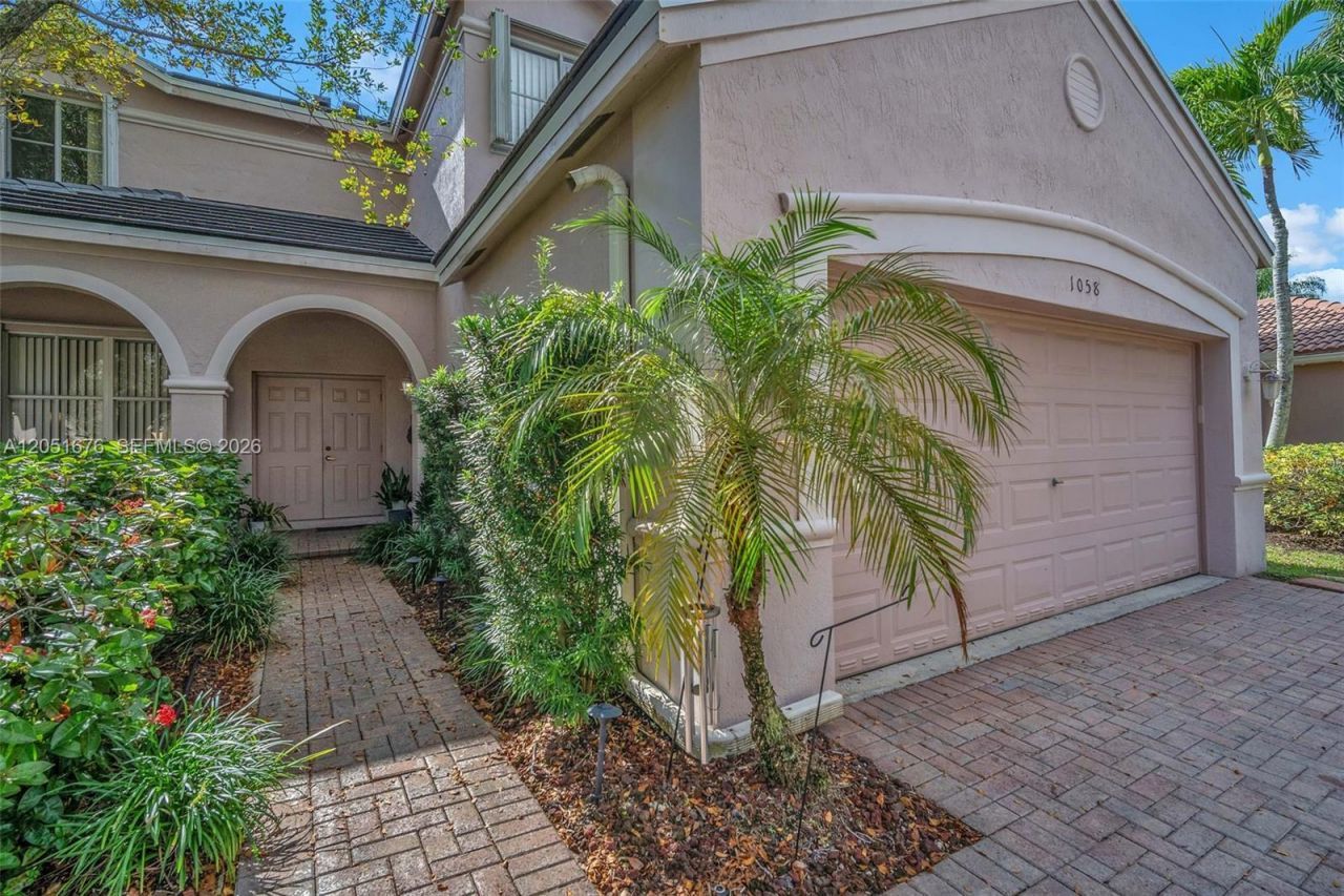 1058 Tupelo Way , Weston, FL 33327 Photo