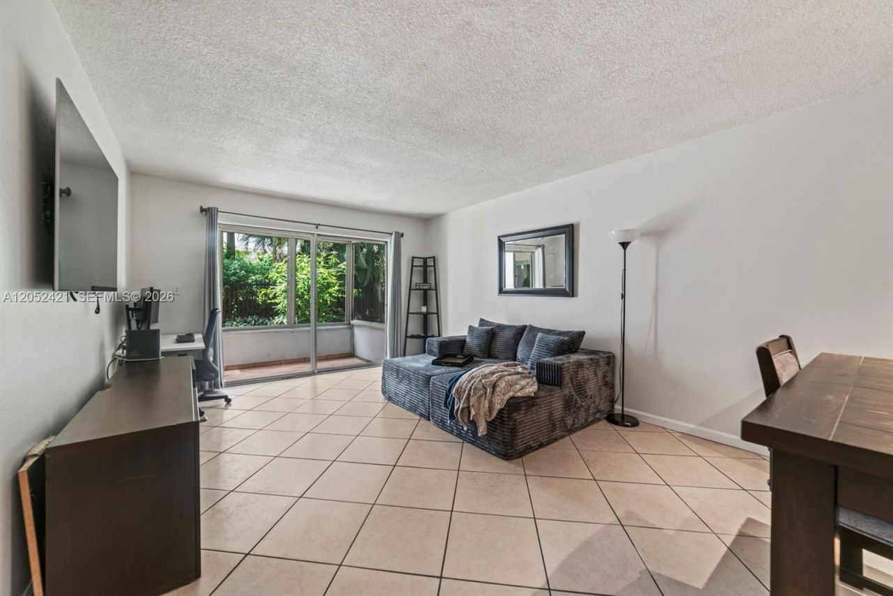 1400 Tallwood Ave , Unit 107, Hollywood, FL 33021 Photo
