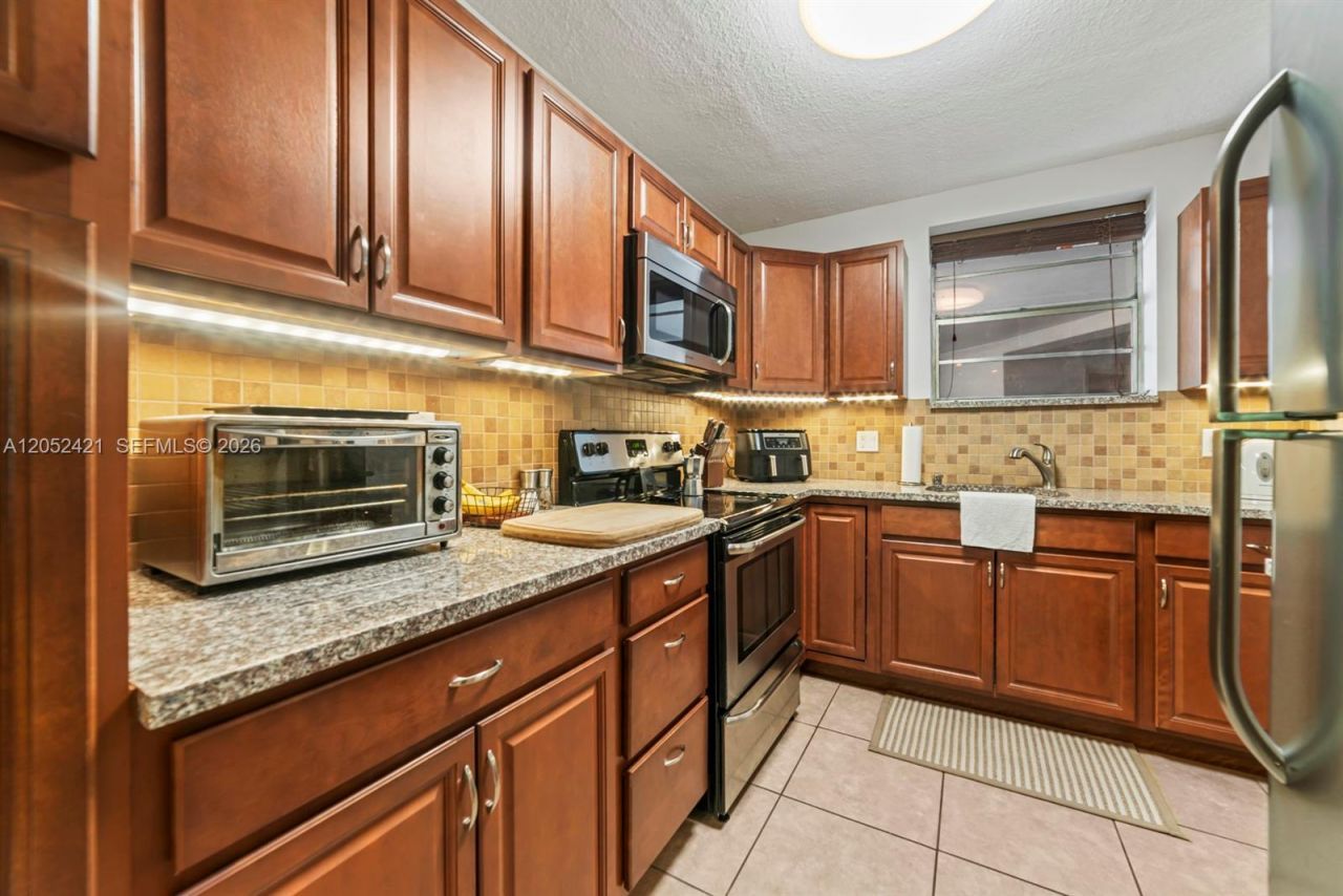 1400 Tallwood Ave , Unit 107, Hollywood, FL 33021 Photo