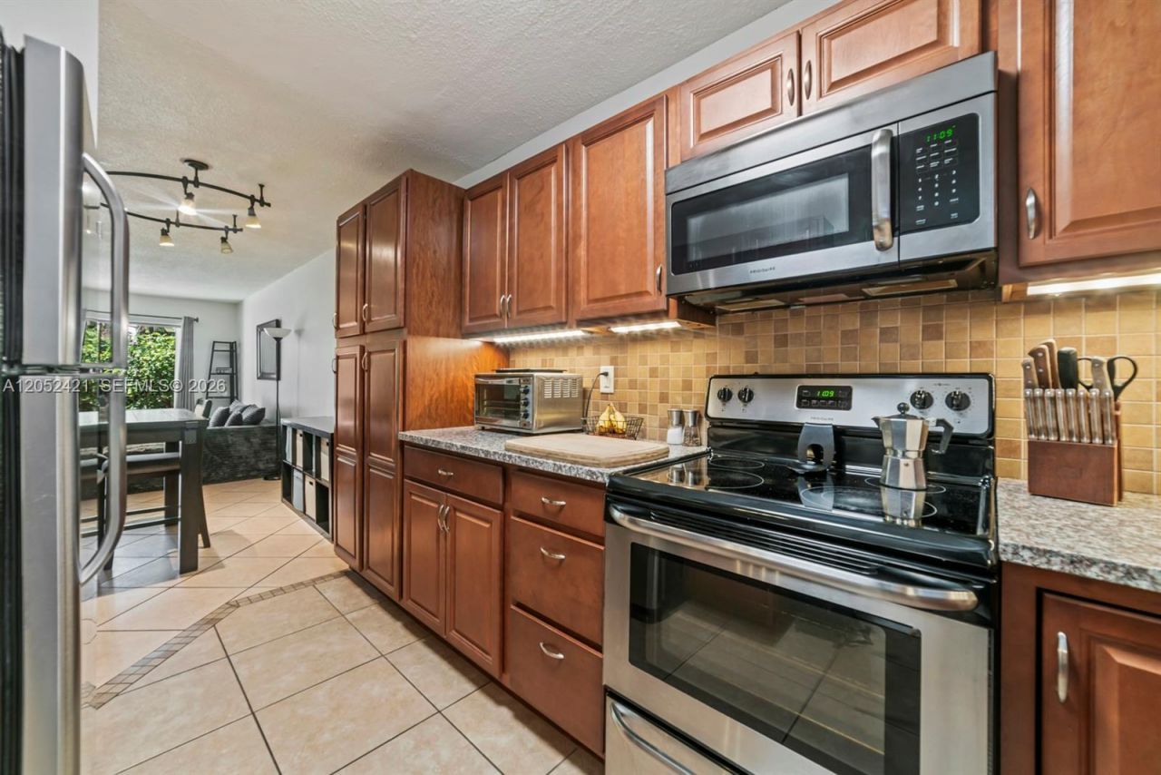 1400 Tallwood Ave , Unit 107, Hollywood, FL 33021 Photo