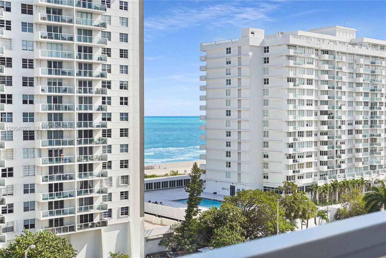 5700 Collins Ave , Unit 10C, Miami Beach, FL 33140 Photo