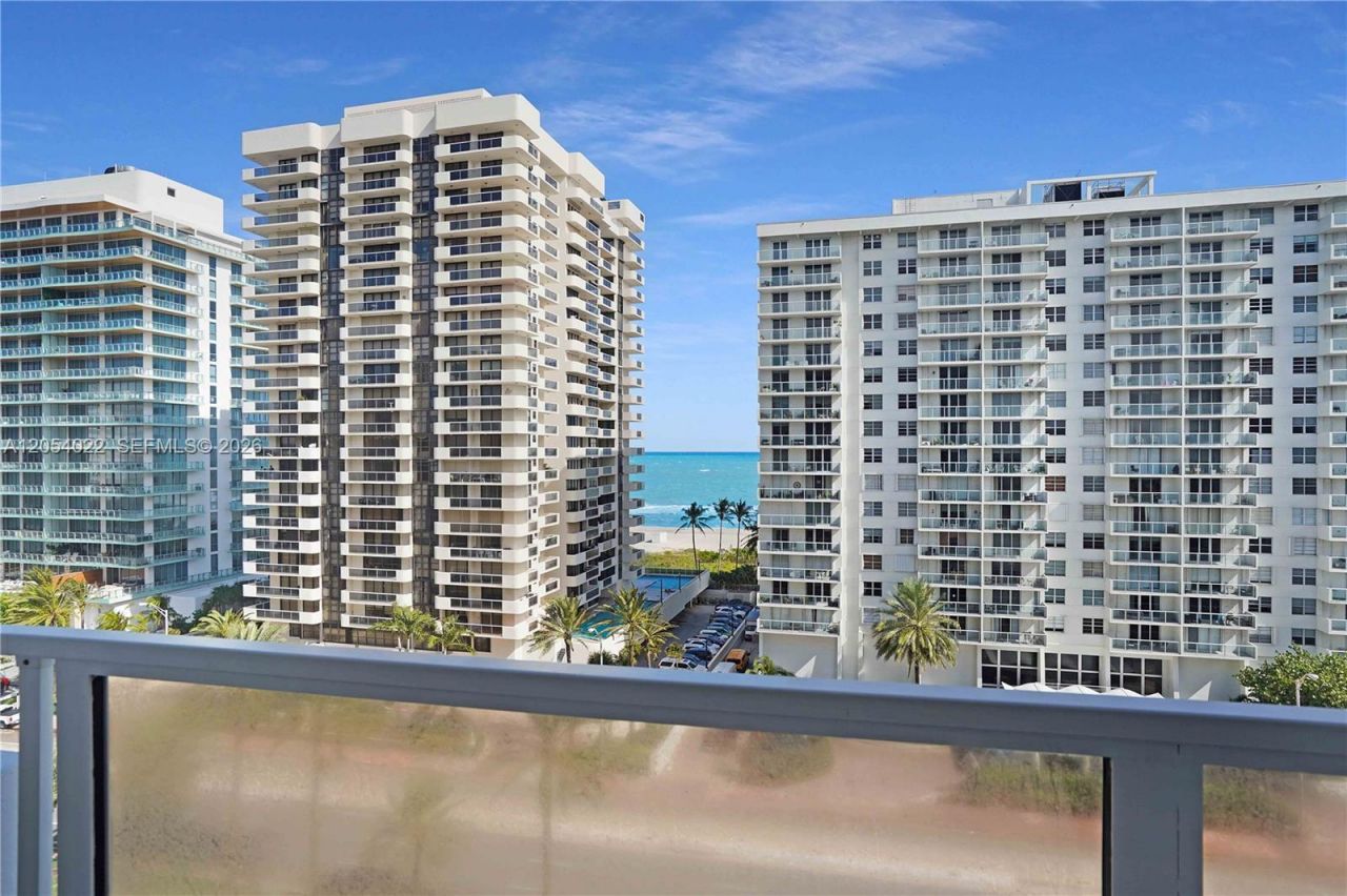 5700 Collins Ave , Unit 10C, Miami Beach, FL 33140 Photo
