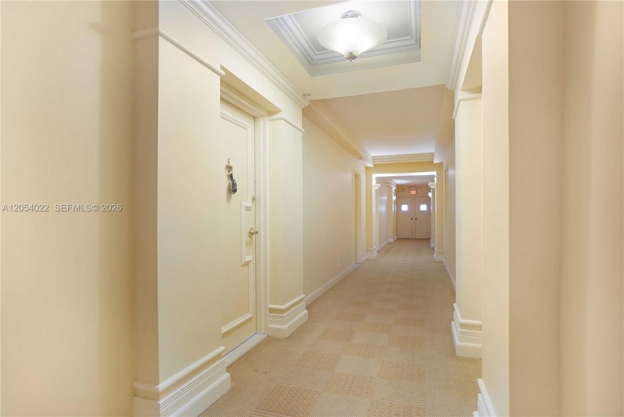 5700 Collins Ave , Unit 10C, Miami Beach, FL 33140 Photo