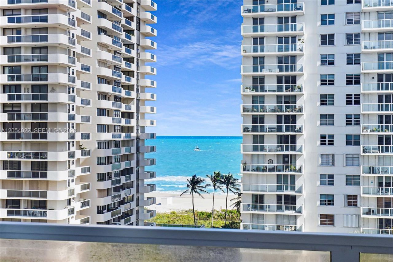 5700 Collins Ave , Unit 10C, Miami Beach, FL 33140 Photo