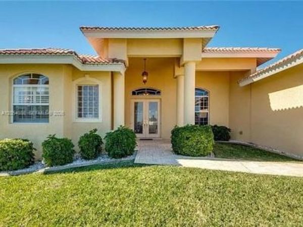 5346 Bayshore Ave , Cape Coral, FL 33904