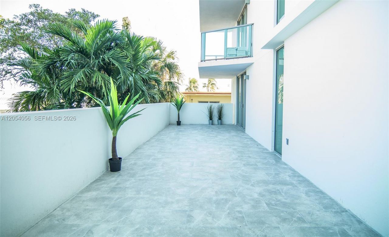1133 102nd St , Unit 303, Bay Harbor Islands, FL 33154 Photo