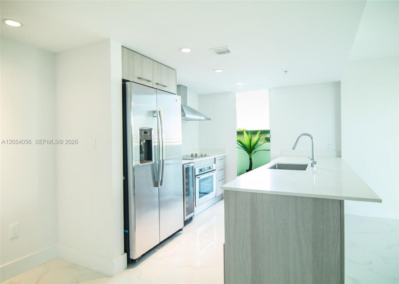 1133 102nd St , Unit 303, Bay Harbor Islands, FL 33154 Photo