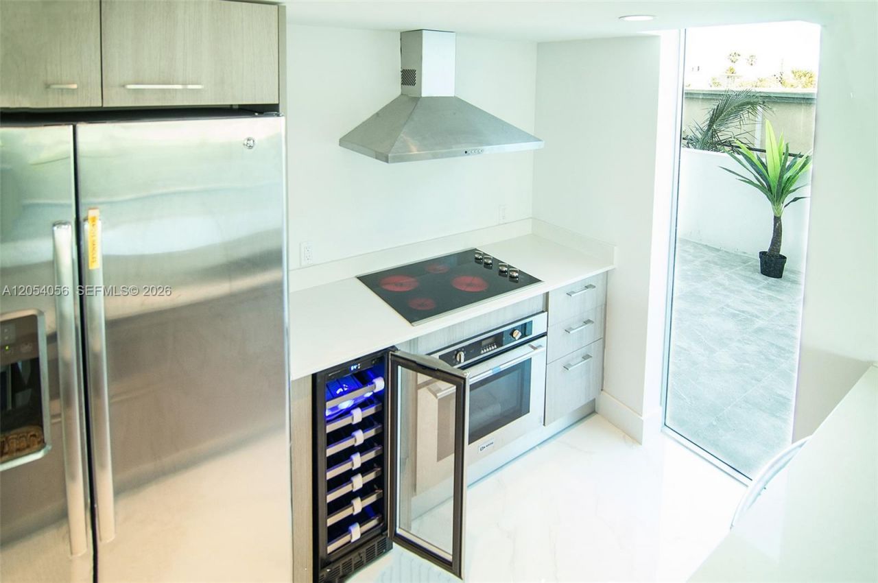 1133 102nd St , Unit 303, Bay Harbor Islands, FL 33154 Photo