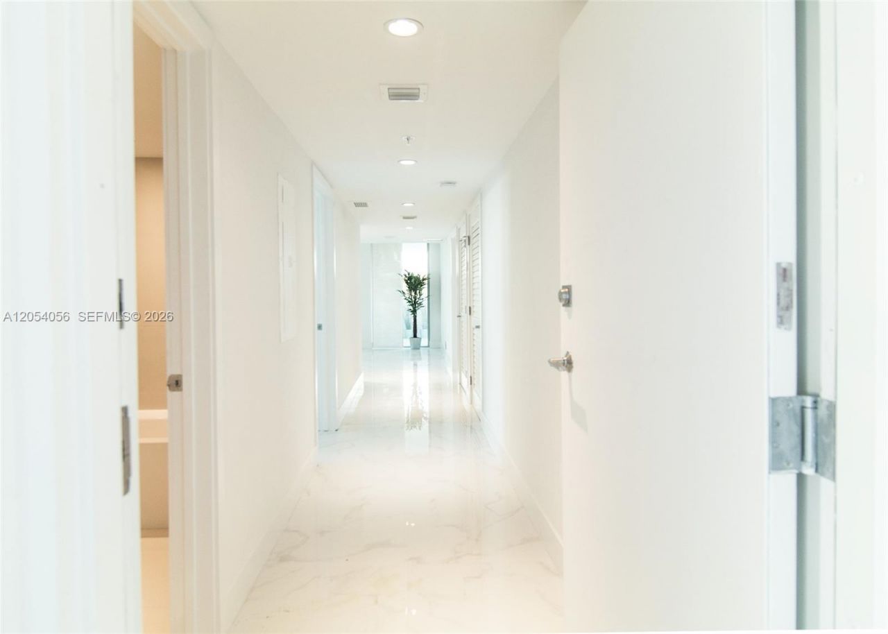 1133 102nd St , Unit 303, Bay Harbor Islands, FL 33154 Photo