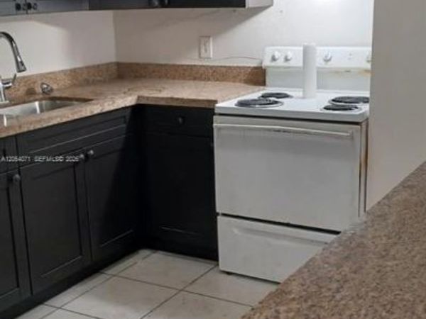 5404 NW 24th Ct, Unit 71, Lauderhill, FL 33313