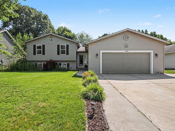 4844 Emerald Street, Norton Shores, MI 49441