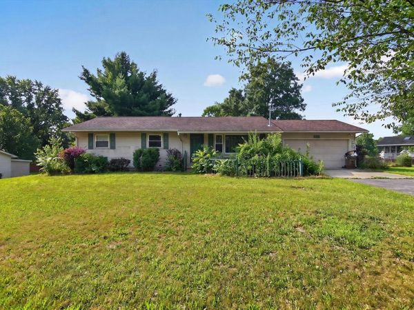 3015 John Glenn Drive, Jackson, MI 49201
