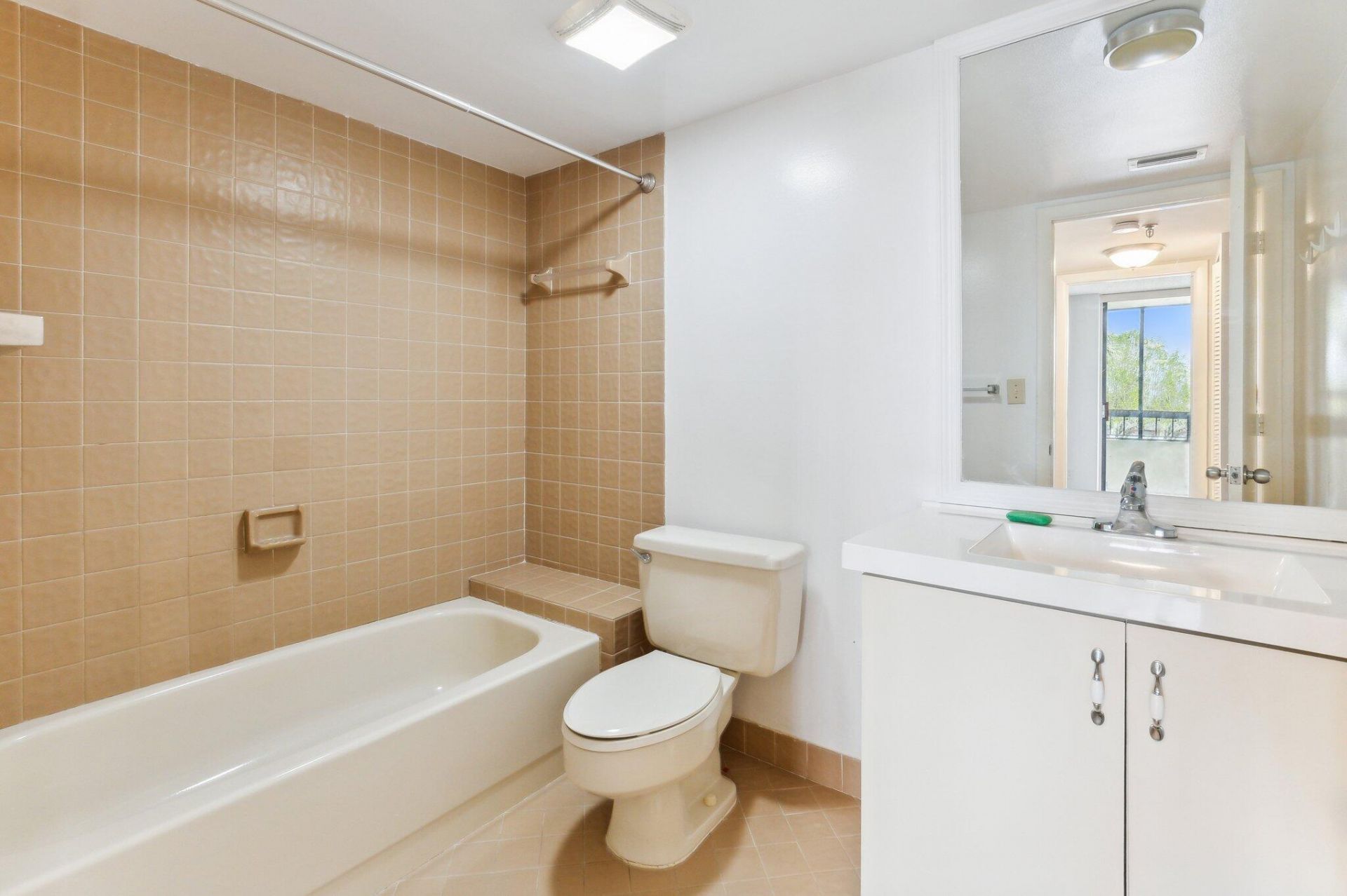 6463 La Costa Drive, Unit 201, Boca Raton, FL 33433 Photo