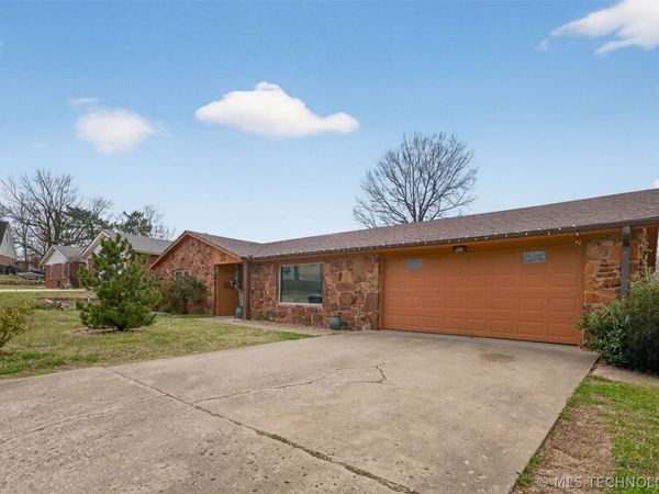 1045 Rolling Meadows , Bartlesville, OK 74006