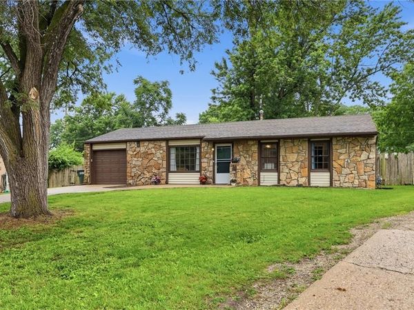 1825 Brook Street, Lawrence, KS 66044