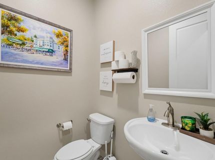 2791 E Tuolumne Rd, Turlock, CA 95382 Photo