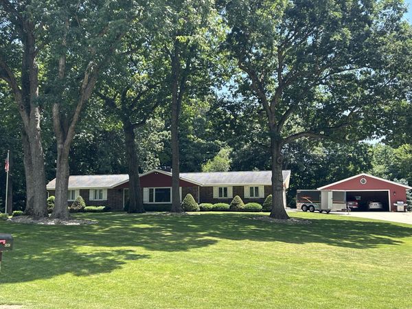 28237 N Lake Dr, Waterford, WI 53185