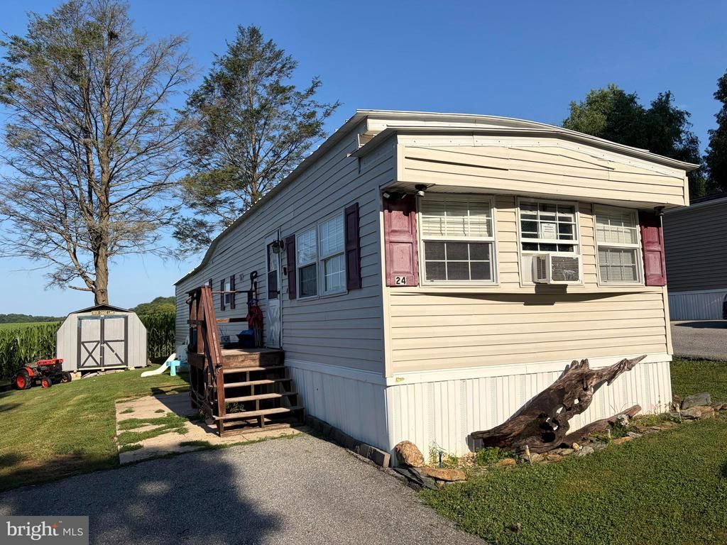 24 ASHTON DRIVE , NEW PROVIDENCE, PA 17560
