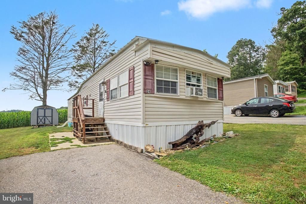 24 ASHTON DRIVE , NEW PROVIDENCE, PA 17560