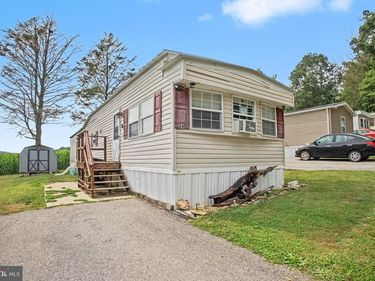 24 ASHTON DRIVE, NEW PROVIDENCE, PA 17560