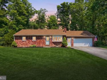 10 BAIR ROAD, NEW OXFORD, PA 17350