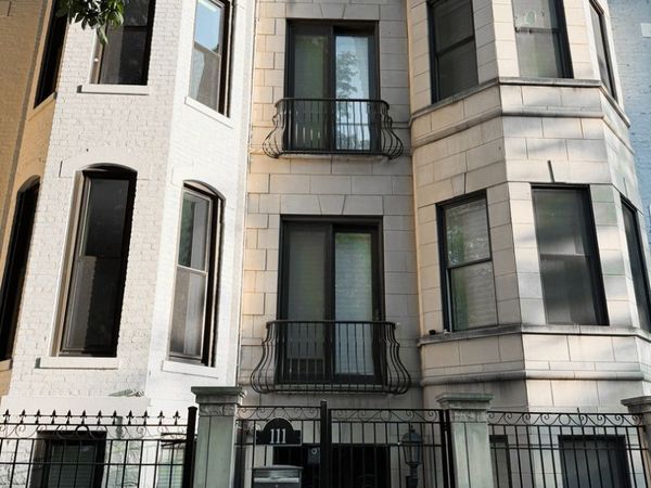 111 W ELM Street, Chicago, IL 60610