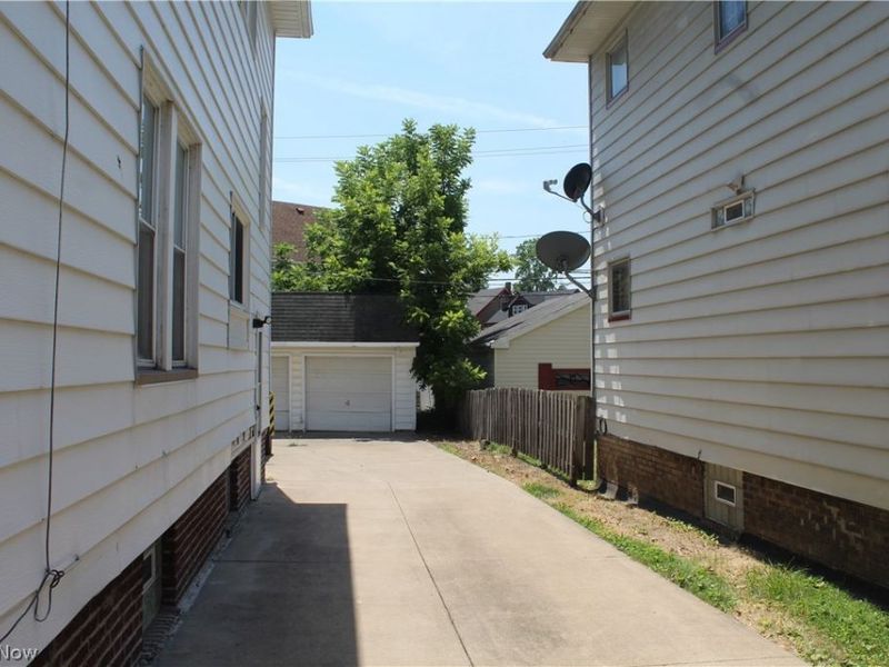 8410 Garfield Boulevard, Unit Down, Garfield Heights, OH 44125 Photo 2