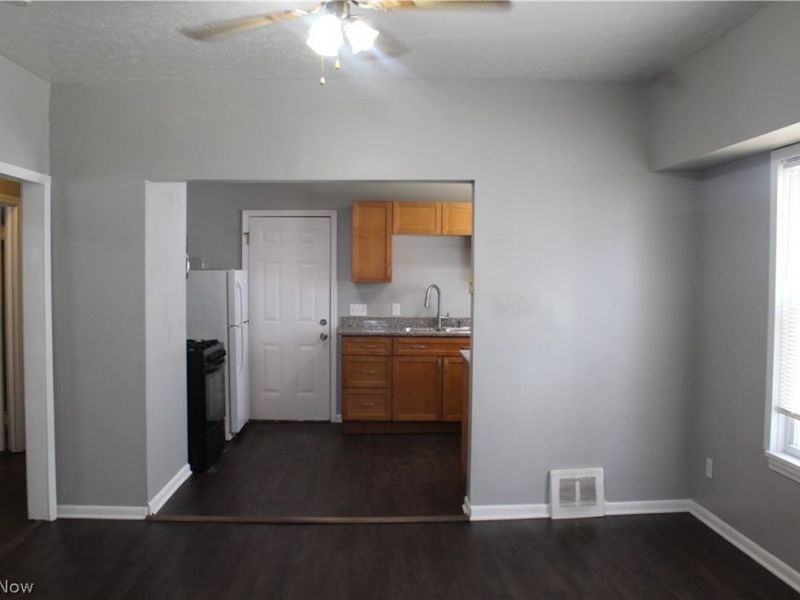8410 Garfield Boulevard, Unit Down, Garfield Heights, OH 44125 Photo 5