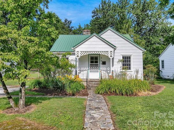 105 Parkview Drive, Brevard, NC 28712