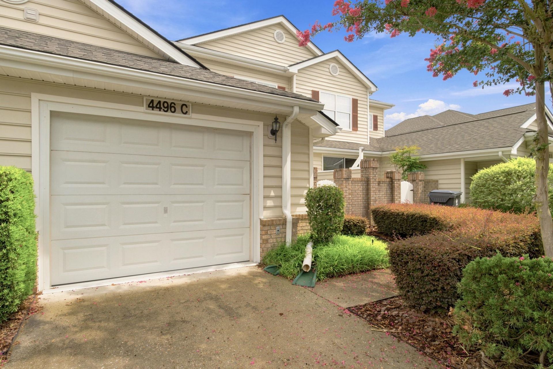 4496 Girvan Dr.  Photo 5