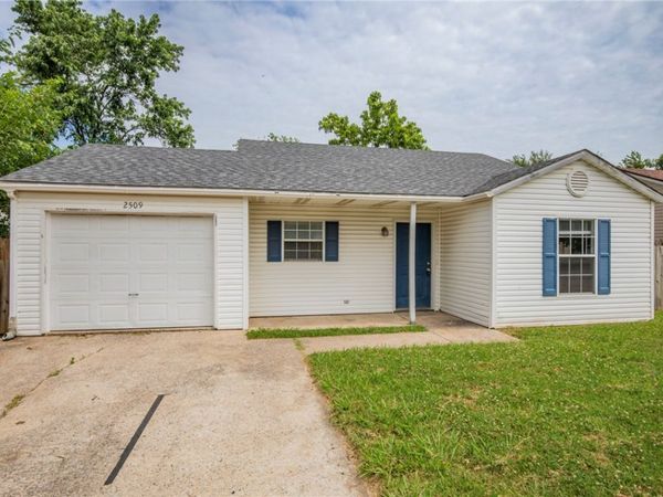 2509 Parkcrest Drive , Bentonville, AR 72712