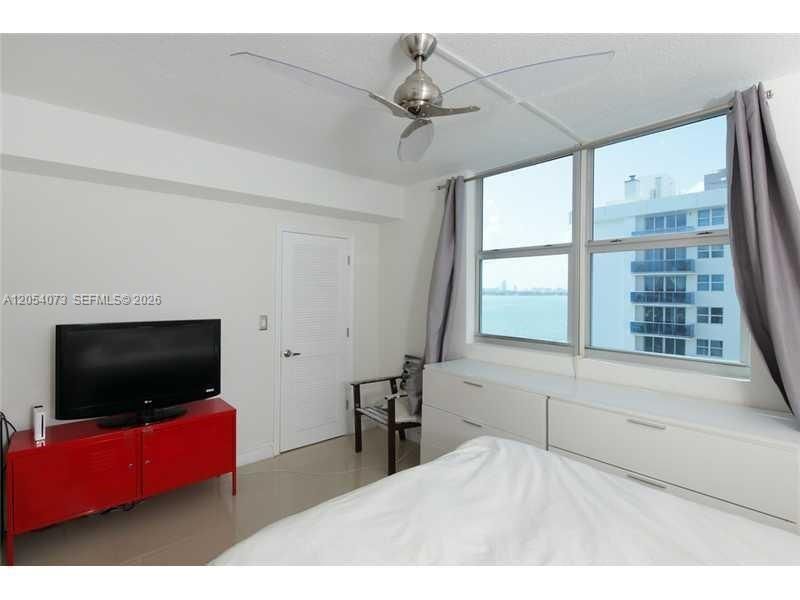 7501 E Treasure Dr, Unit 8C, North Bay Village, FL 33141 Photo