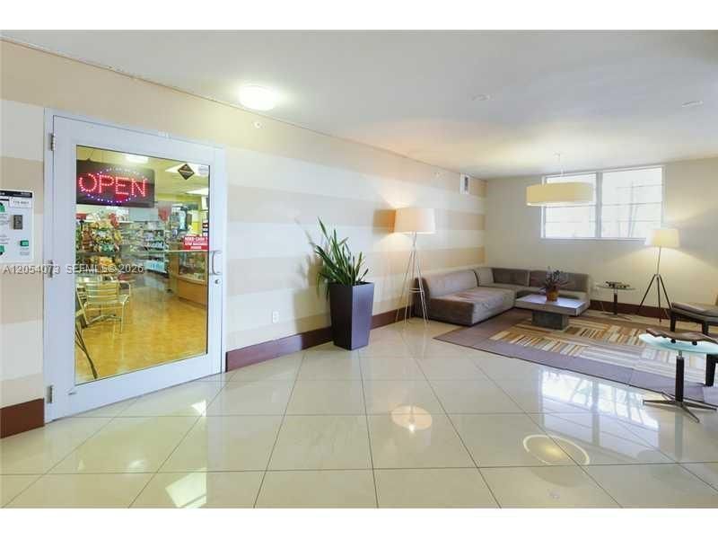 7501 E Treasure Dr, Unit 8C, North Bay Village, FL 33141 Photo