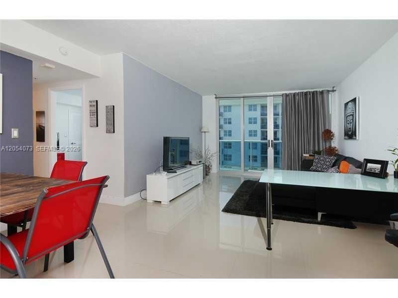 7501 E Treasure Dr, Unit 8C, North Bay Village, FL 33141 Photo