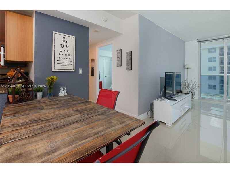 7501 E Treasure Dr, Unit 8C, North Bay Village, FL 33141 Photo