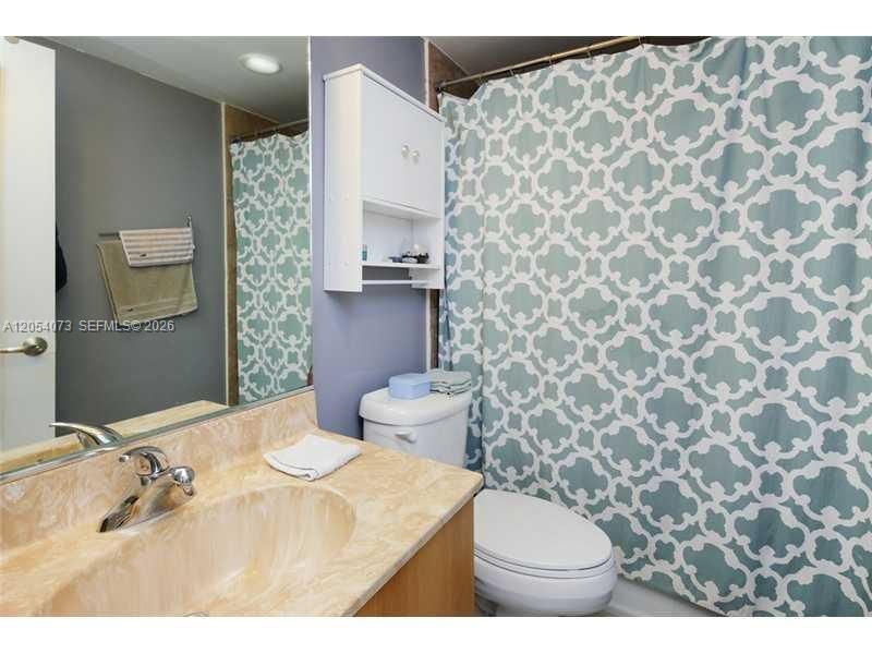 7501 E Treasure Dr, Unit 8C, North Bay Village, FL 33141 Photo