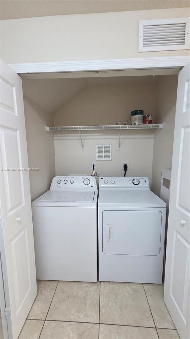 11401 NW 89th St , Unit 214, Doral, FL 33178 Photo
