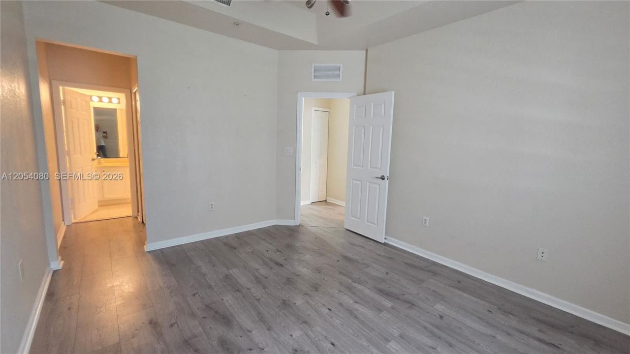 11401 NW 89th St , Unit 214, Doral, FL 33178 Photo