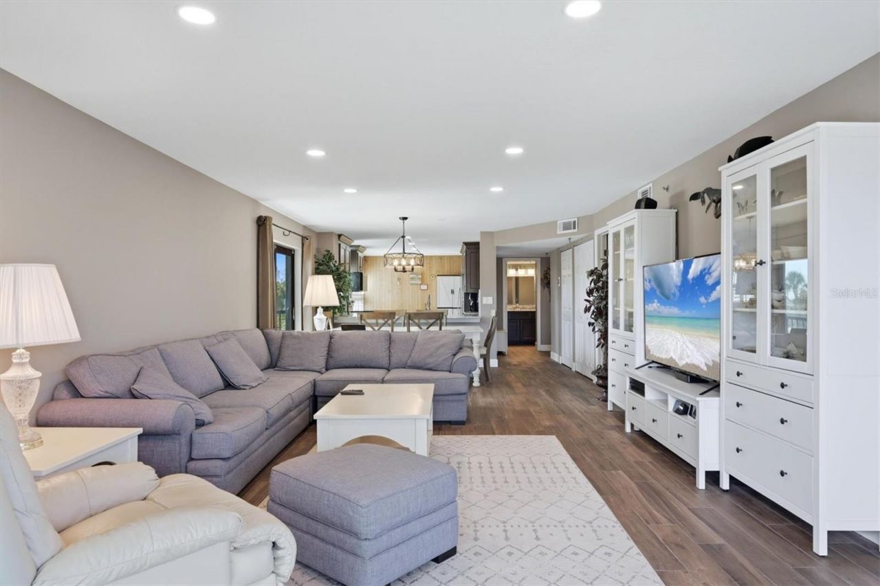1001 Benjamin Franklin Drive, Unit 206, Sarasota, FL 34236 Photo