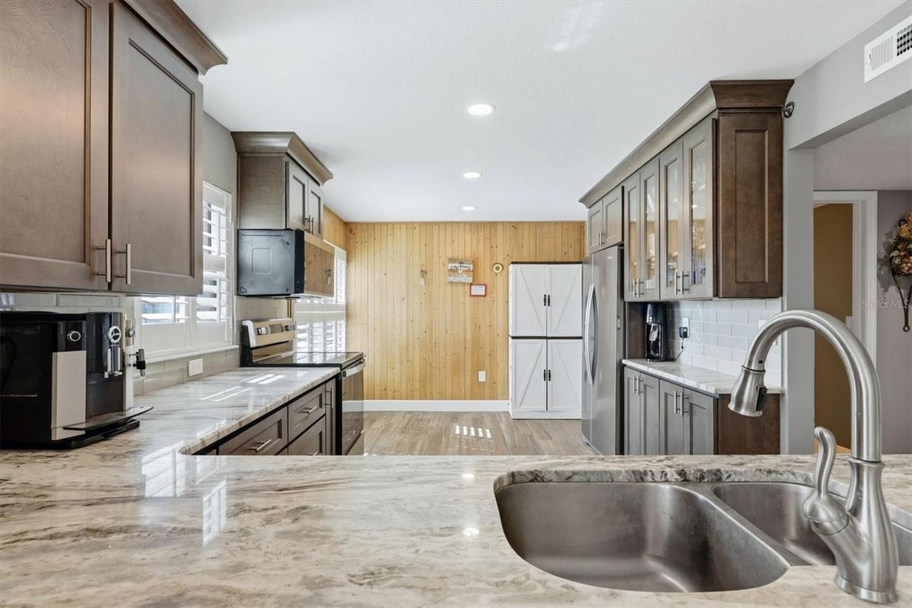 1001 Benjamin Franklin Drive, Unit 206, Sarasota, FL 34236 Photo