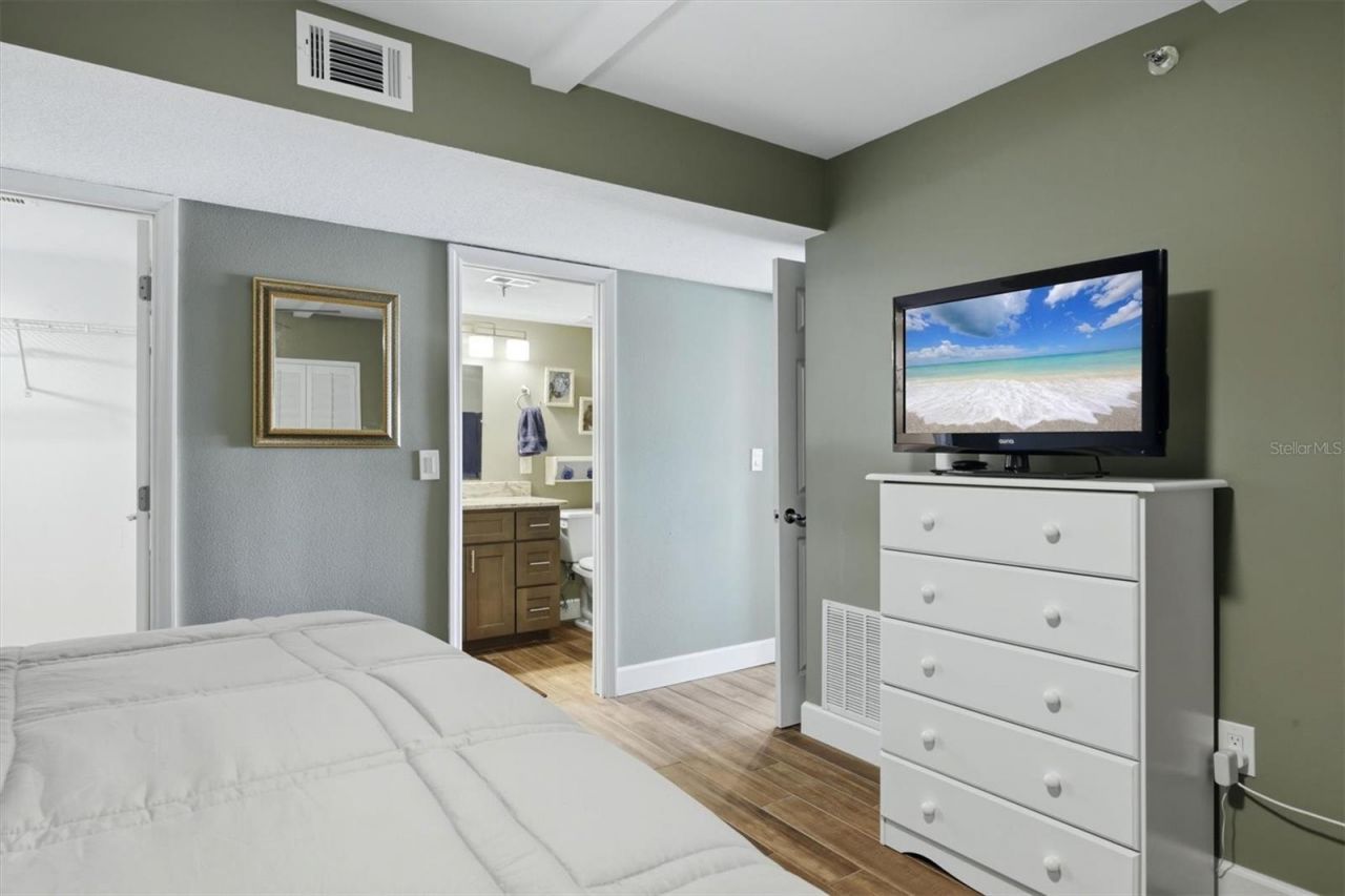 1001 Benjamin Franklin Drive, Unit 206, Sarasota, FL 34236 Photo