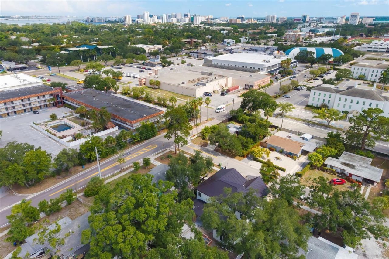 2114 Floyd Street, Sarasota, FL 34239 Photo