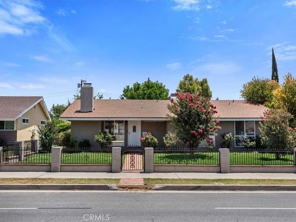 7942 De Soto Avenue, Canoga Park, CA 91304