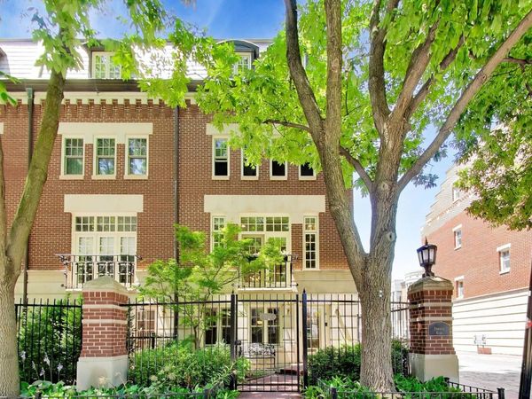 2648 N Southport Avenue , Chicago, IL 60614