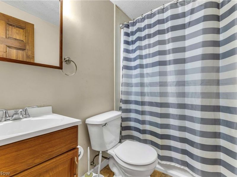 445 Morgan Court , Lagrange, OH 44050 Photo 10