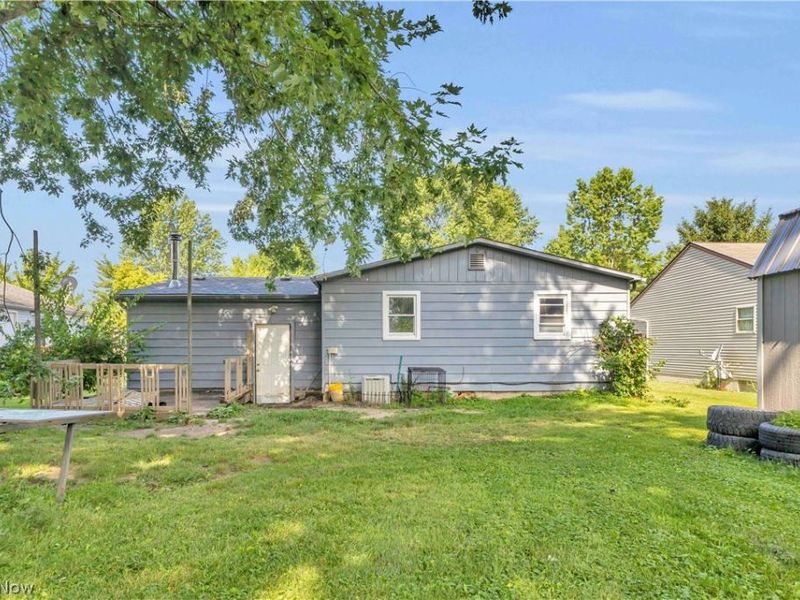 445 Morgan Court , Lagrange, OH 44050 Photo 2