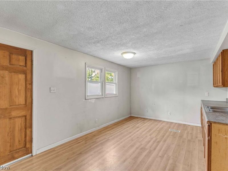 445 Morgan Court , Lagrange, OH 44050 Photo 6